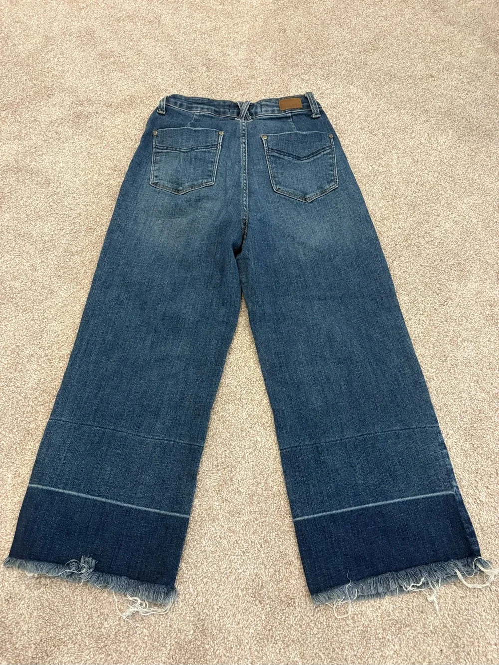 Judy Blue Release Hem Cropped Wide Leg in dark blue wash size 5/27 - Picture 2 of 4